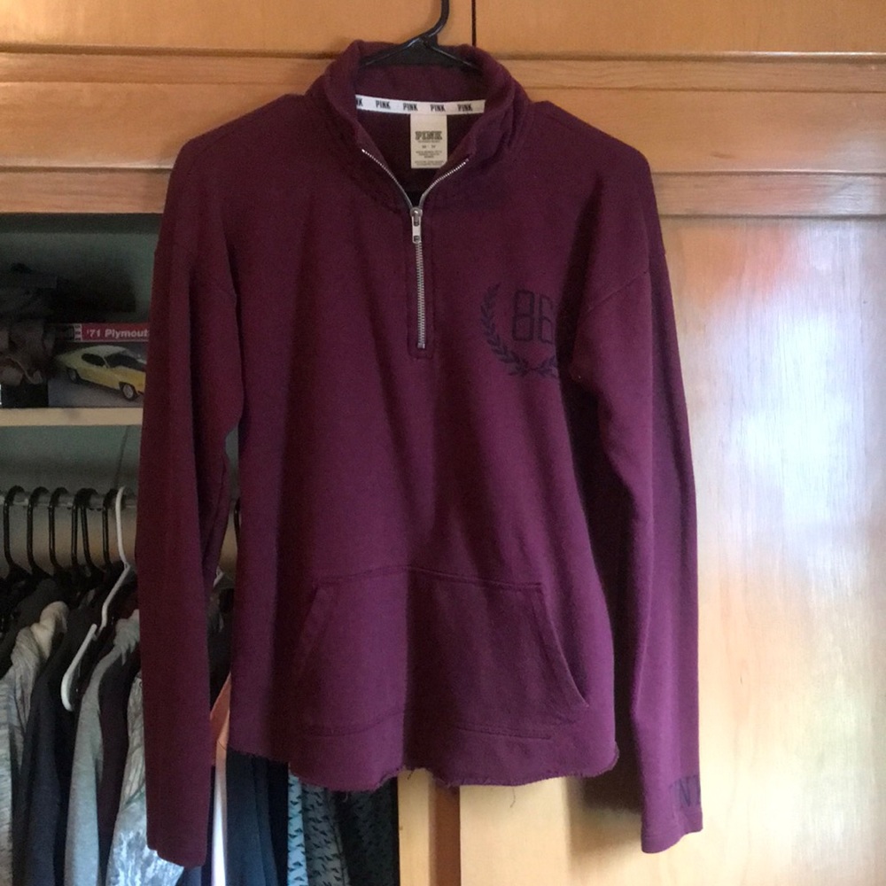 Vs/Pink pullover hoodie